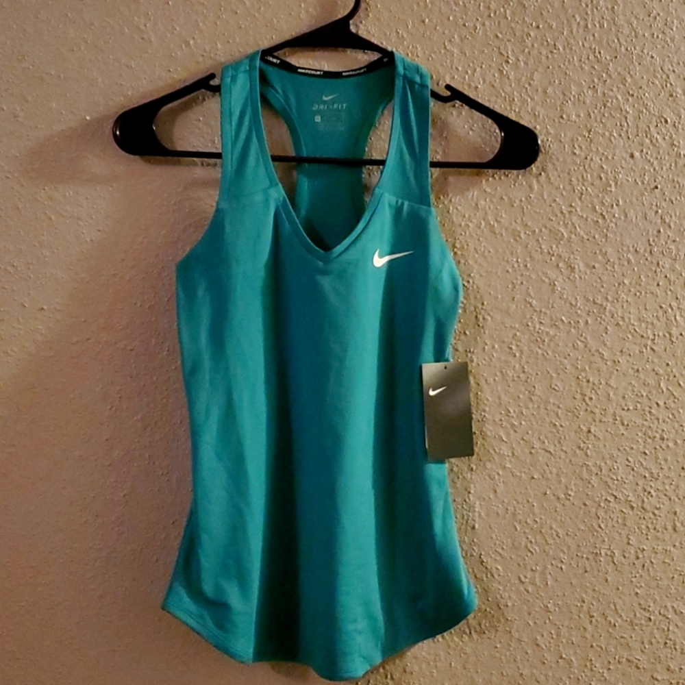 Nike slim fit woman's tennis top